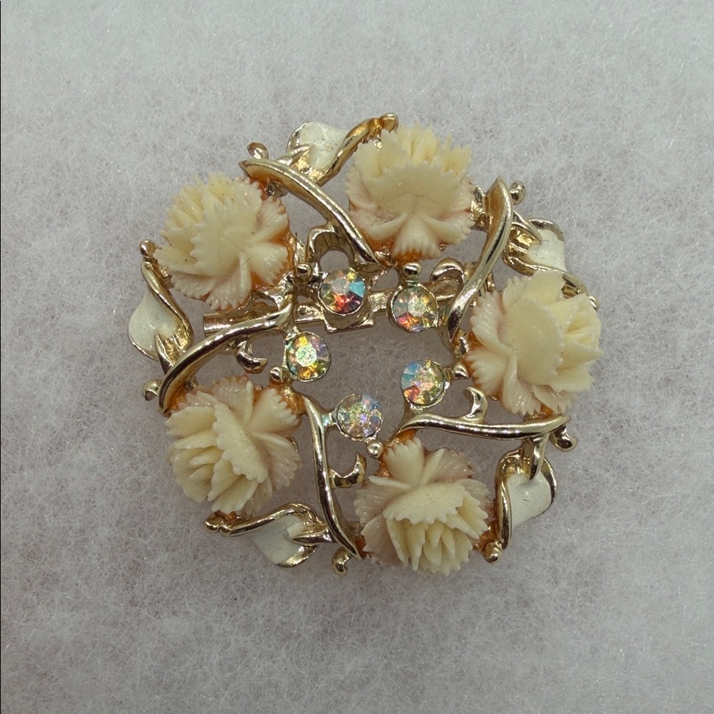 Cream and Gold Floral Brooch